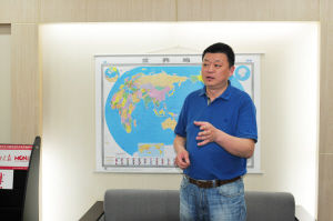 新疆国际会展中心书记、副主任闫峻